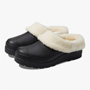 Hunter Play Sherpa Lined Black and Cream Mules Clogs